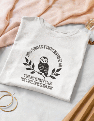 Camisetas literárias: quando a literatura (e o seu livro favorito) encontra o guarda-roupa